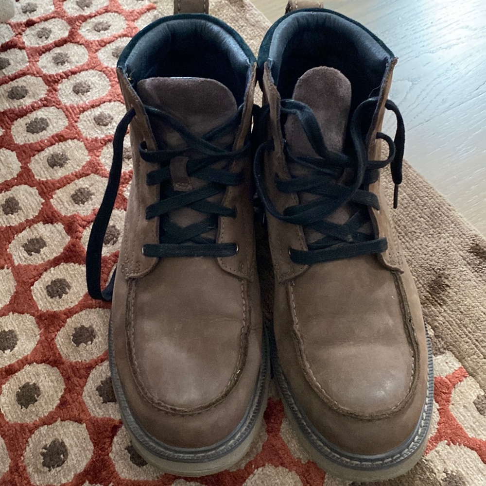 Men’s Sorel boots. Size 9. EUC.